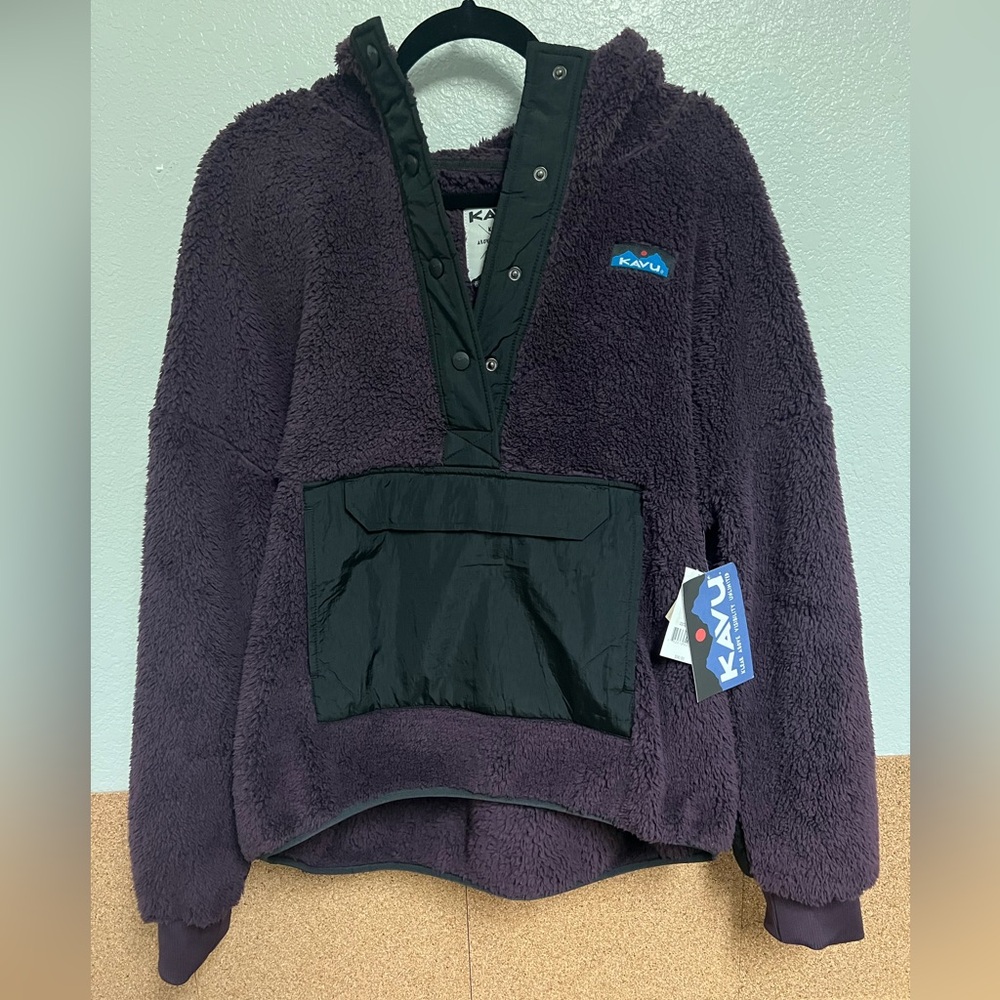 Kavu Women’s Cozy Black and Purple Fleece Jacket